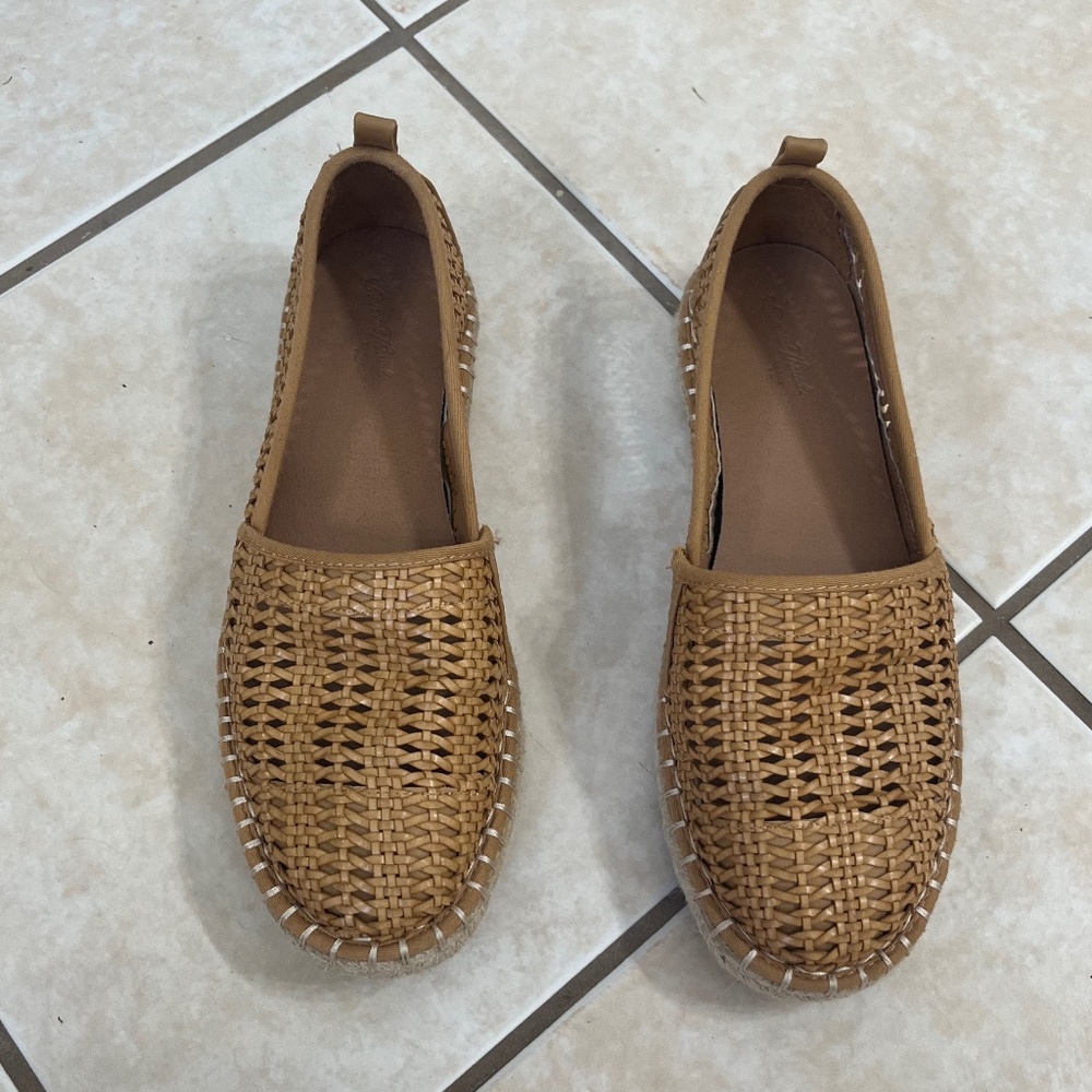 Women’s Rita Loafer’s Universal Thread Size 8